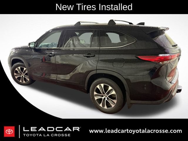 2022 Toyota Highlander — side profile view